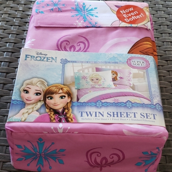 Disney Bedding Disney Frozen Twin Sheets Poshmark